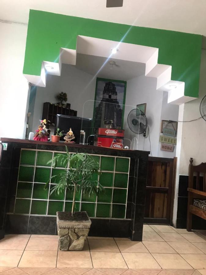 Green Monkey Hostel Flores Eksteriør bilde